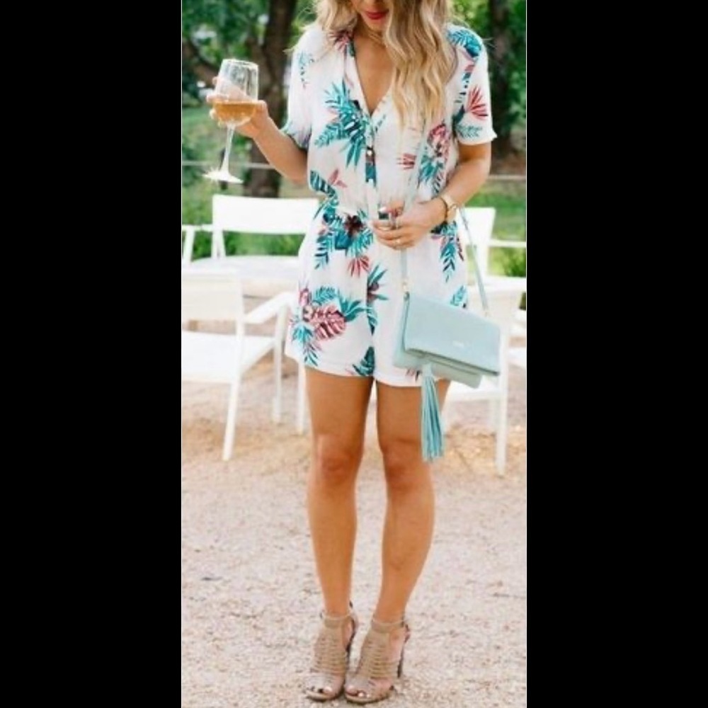 NWT! BB Dakota Aleena White Tropical Romper - Size 4